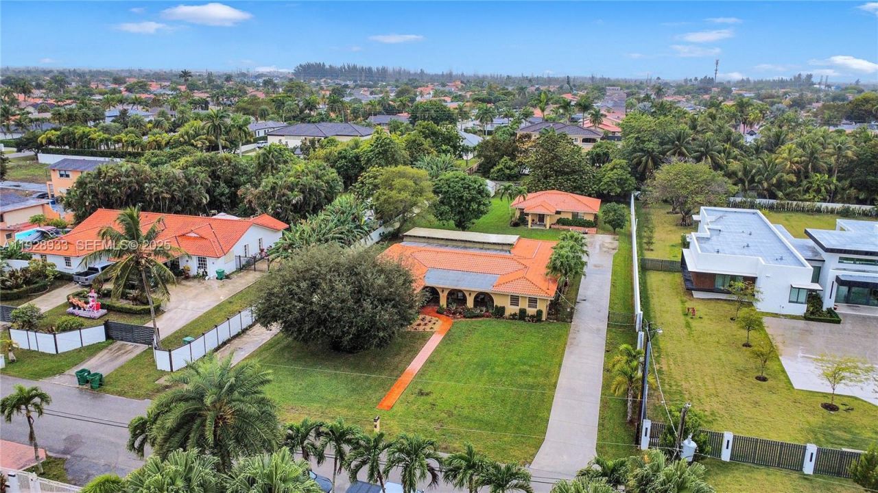 50 SW 130th Ave, Miami, FL 33184 Photo