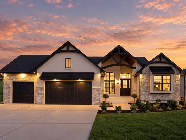 8982 Ginger Street, Lenexa, KS 66227