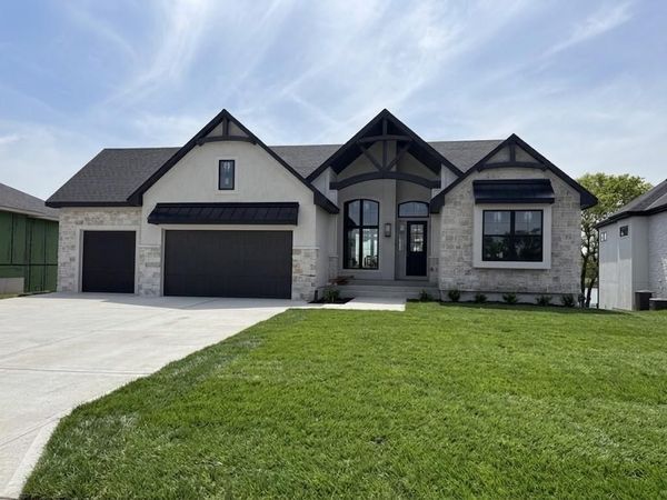 8982 Ginger Street, Lenexa, KS 66227