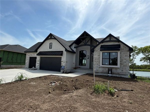 8982 Ginger Street, Lenexa, KS 66227