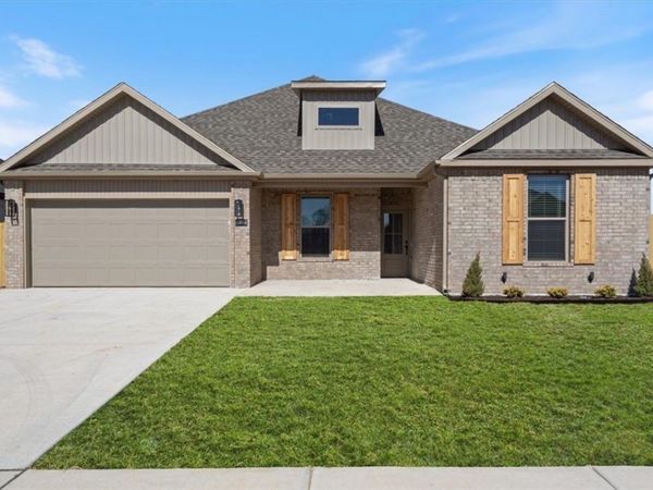 6804 SW Basswood Avenue, Bentonville, AR 72713