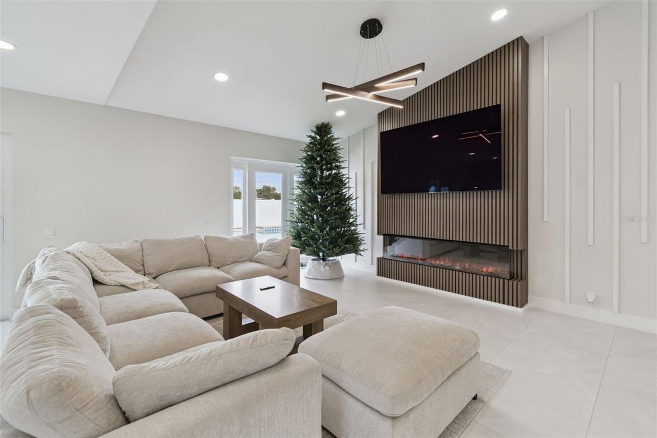 7853 Sundown Drive, Saint Petersburg, FL 33709 Photo