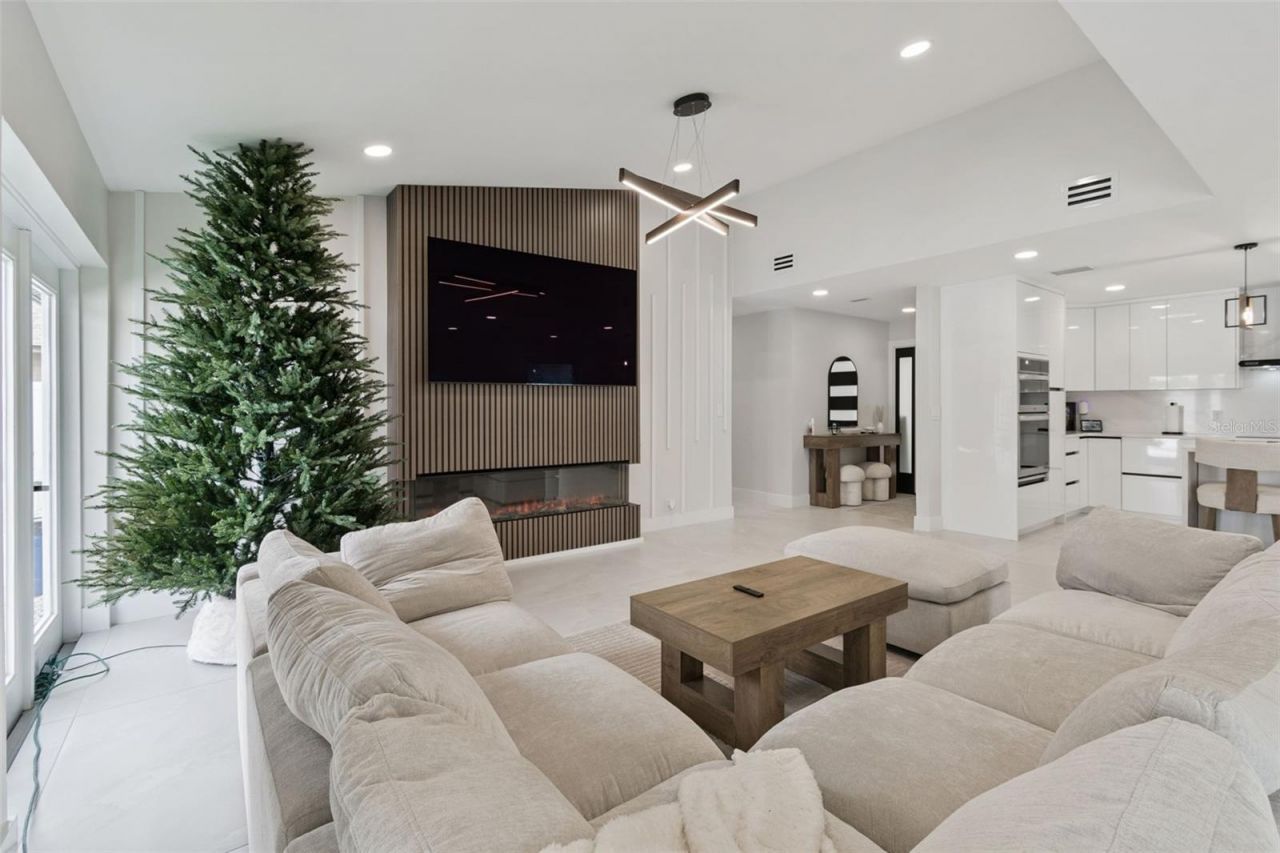 7853 Sundown Drive, Saint Petersburg, FL 33709 Photo