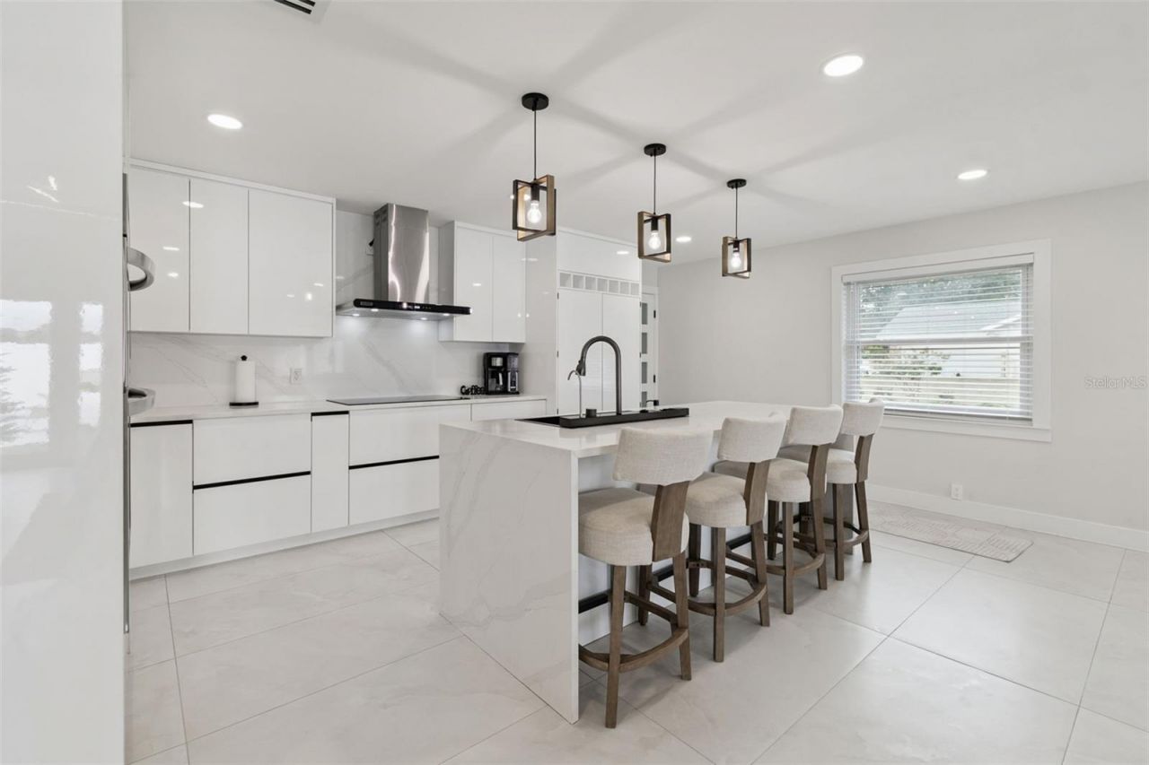 7853 Sundown Drive, Saint Petersburg, FL 33709 Photo