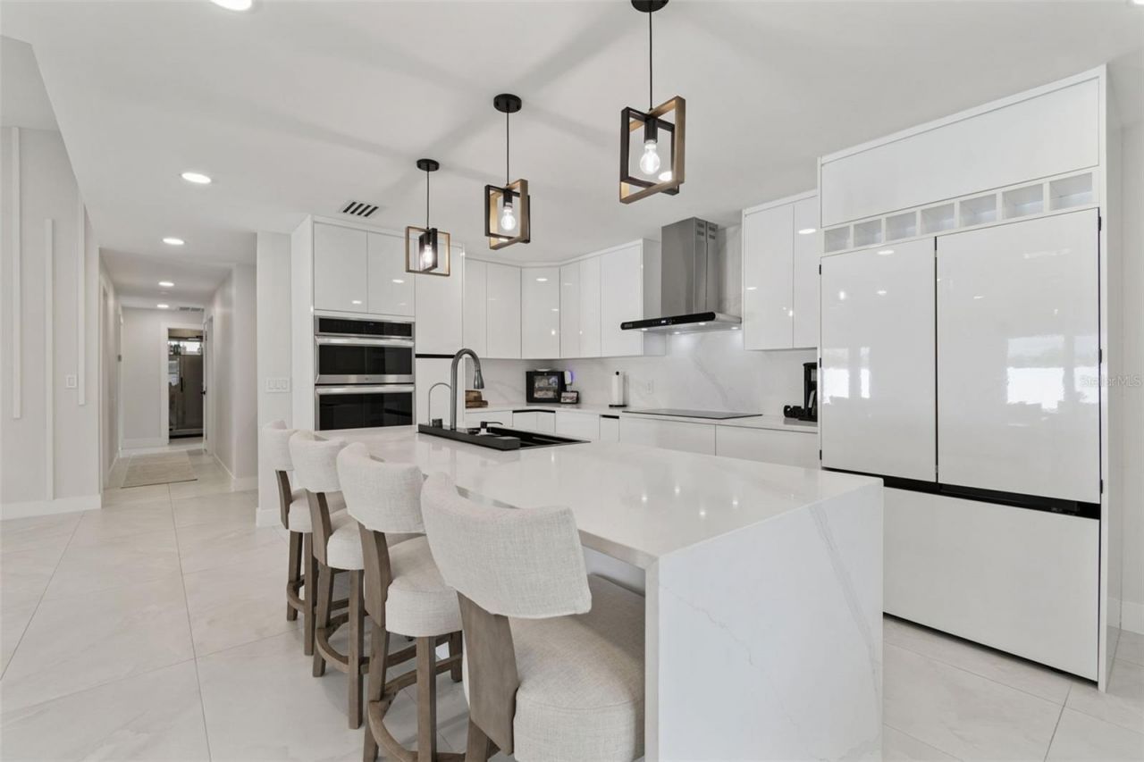 7853 Sundown Drive, Saint Petersburg, FL 33709 Photo