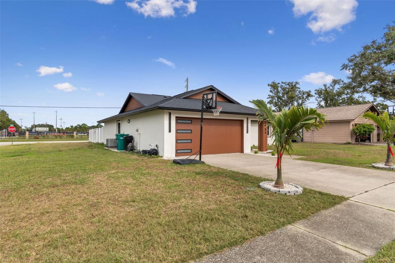 7853 Sundown Drive, Saint Petersburg, FL 33709 Photo
