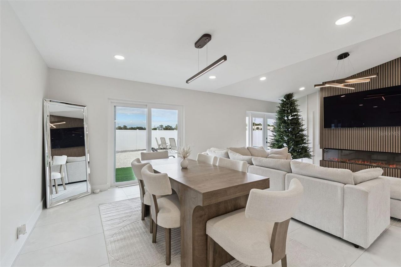 7853 Sundown Drive, Saint Petersburg, FL 33709 Photo