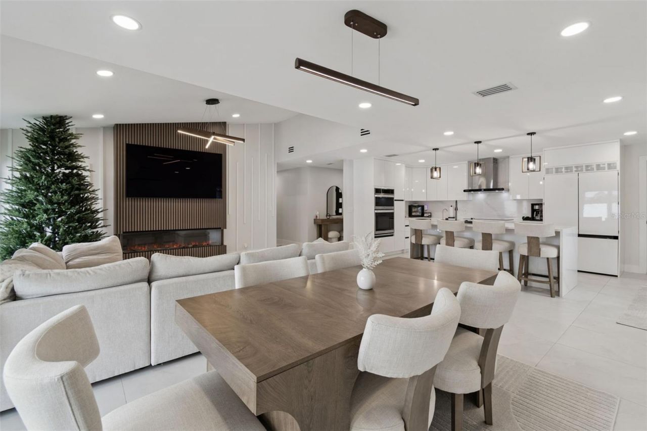 7853 Sundown Drive, Saint Petersburg, FL 33709 Photo