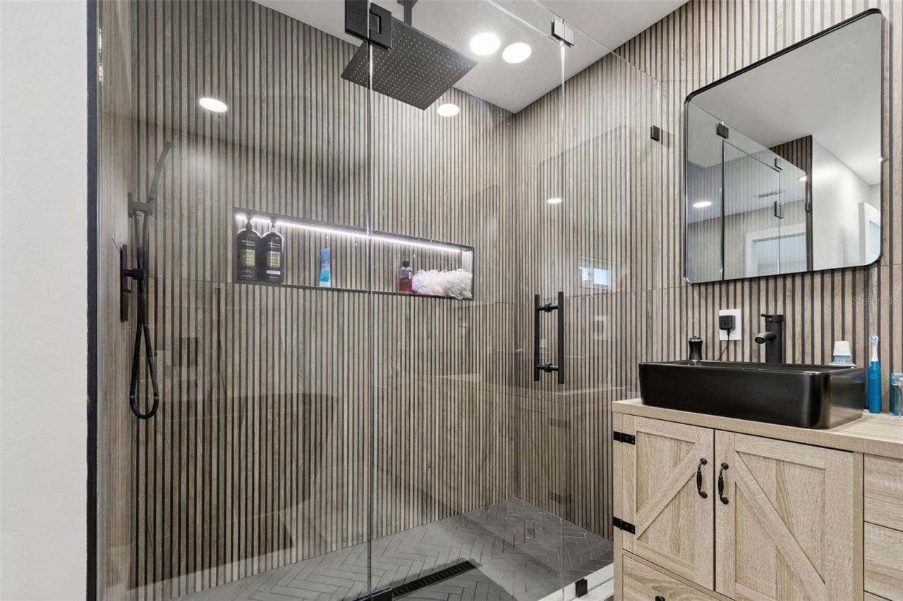 7853 Sundown Drive, Saint Petersburg, FL 33709 Photo