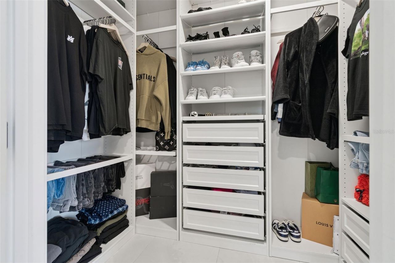 7853 Sundown Drive, Saint Petersburg, FL 33709 Photo