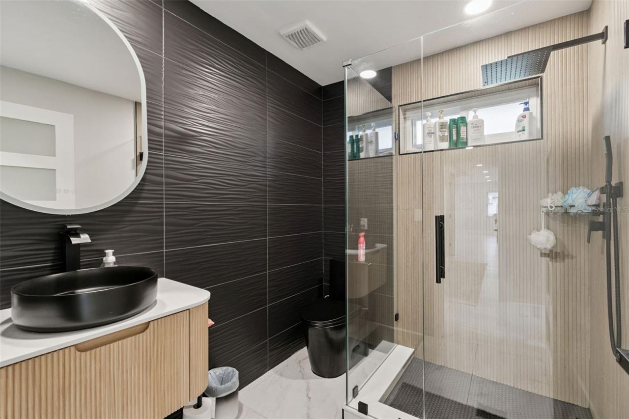 7853 Sundown Drive, Saint Petersburg, FL 33709 Photo