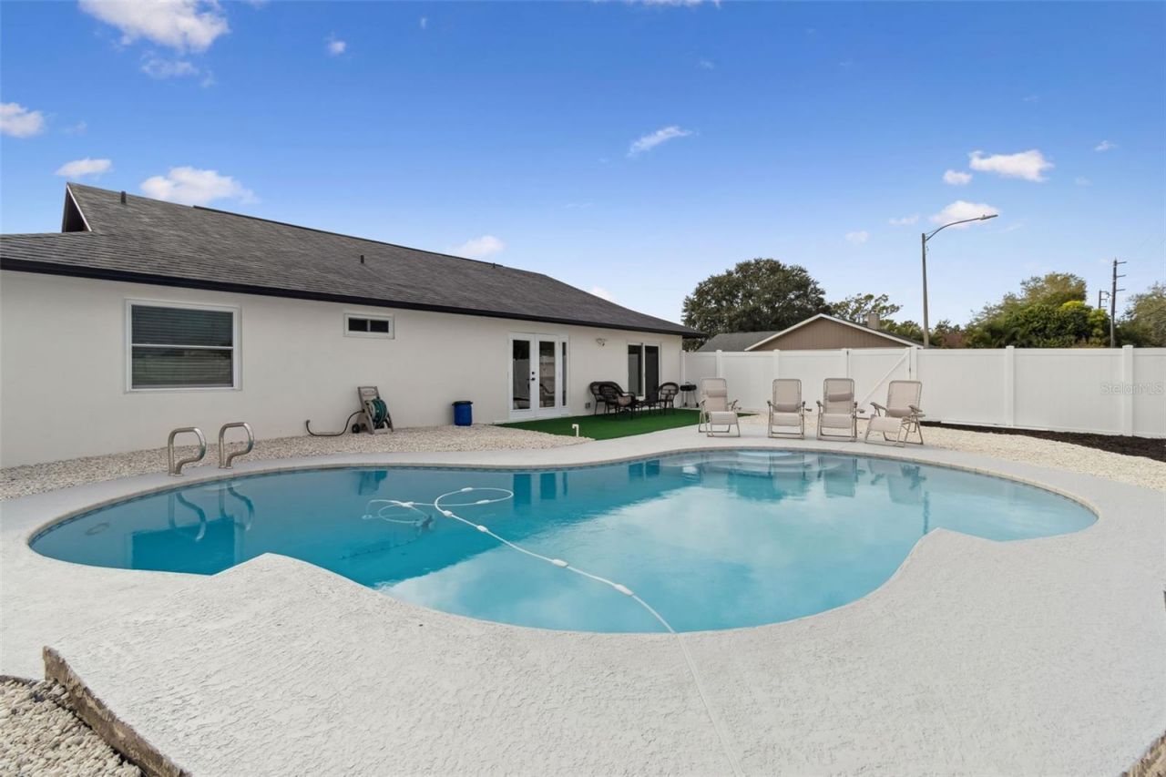 7853 Sundown Drive, Saint Petersburg, FL 33709 Photo