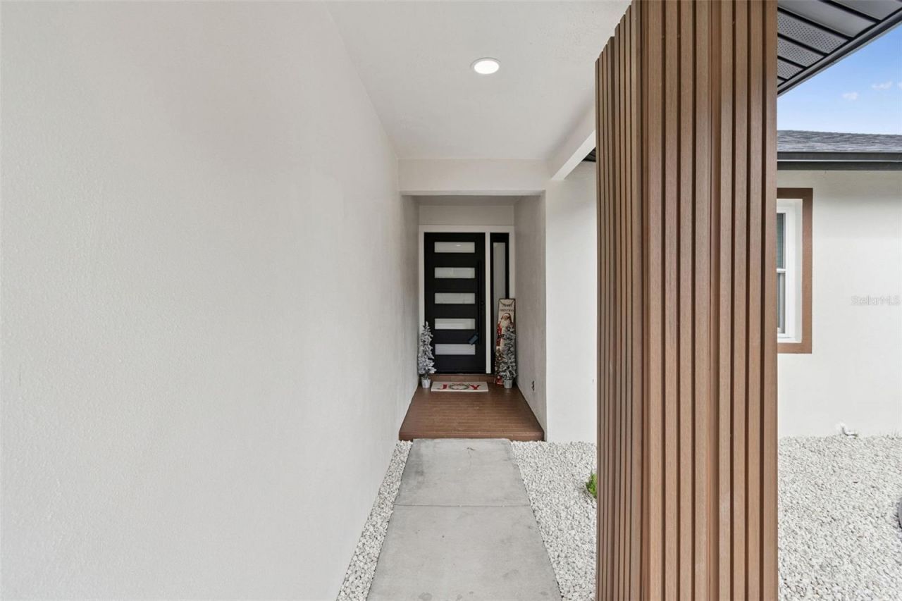 7853 Sundown Drive, Saint Petersburg, FL 33709 Photo