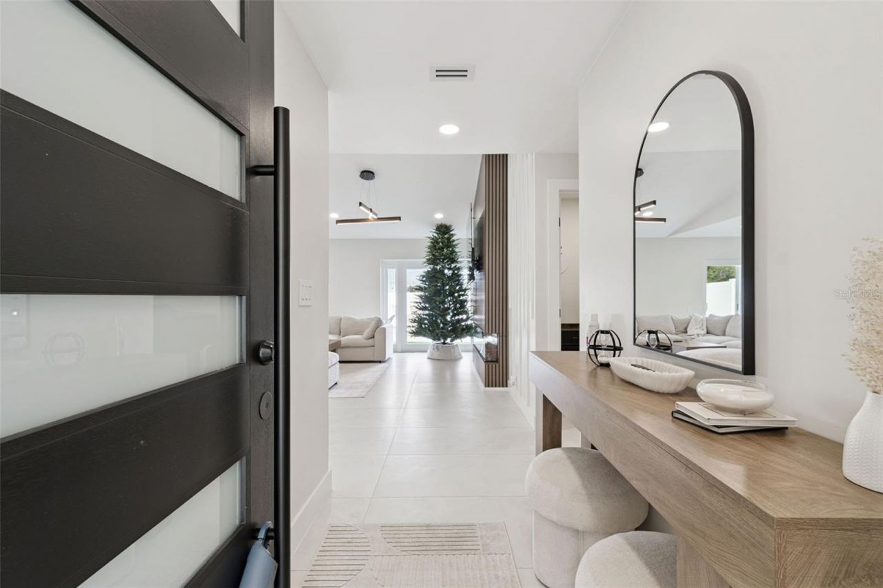 7853 Sundown Drive, Saint Petersburg, FL 33709 Photo