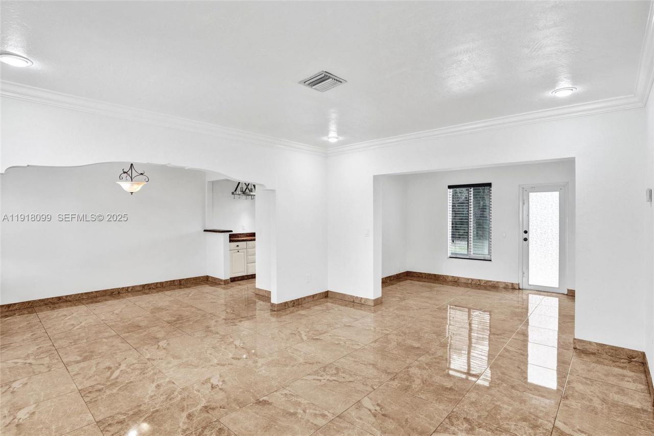 5801 SW 20th St, Miami, FL 33155 Photo