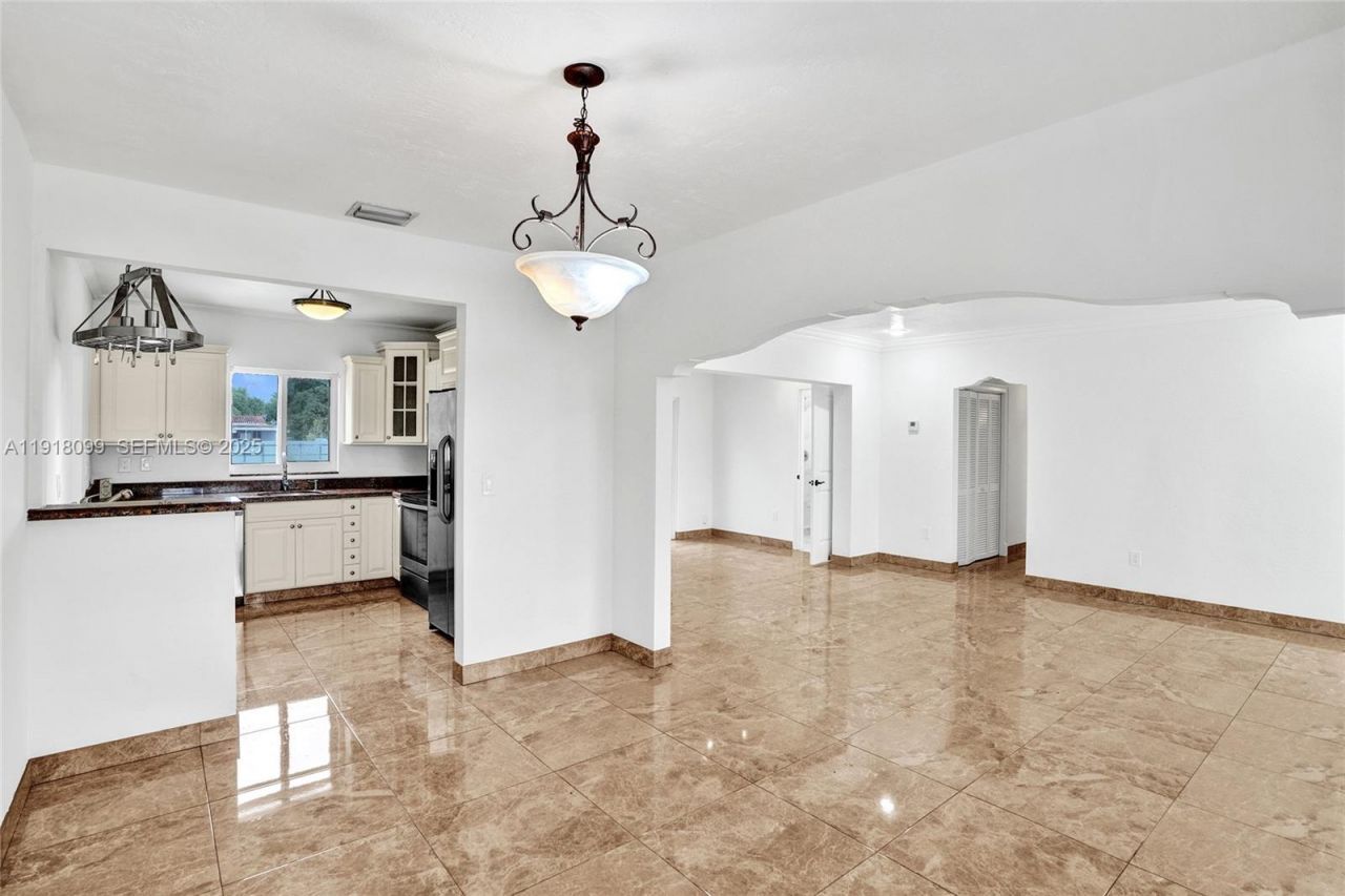 5801 SW 20th St, Miami, FL 33155 Photo