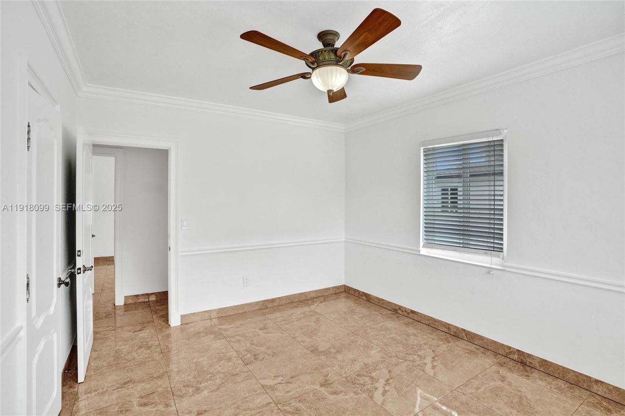 5801 SW 20th St, Miami, FL 33155 Photo