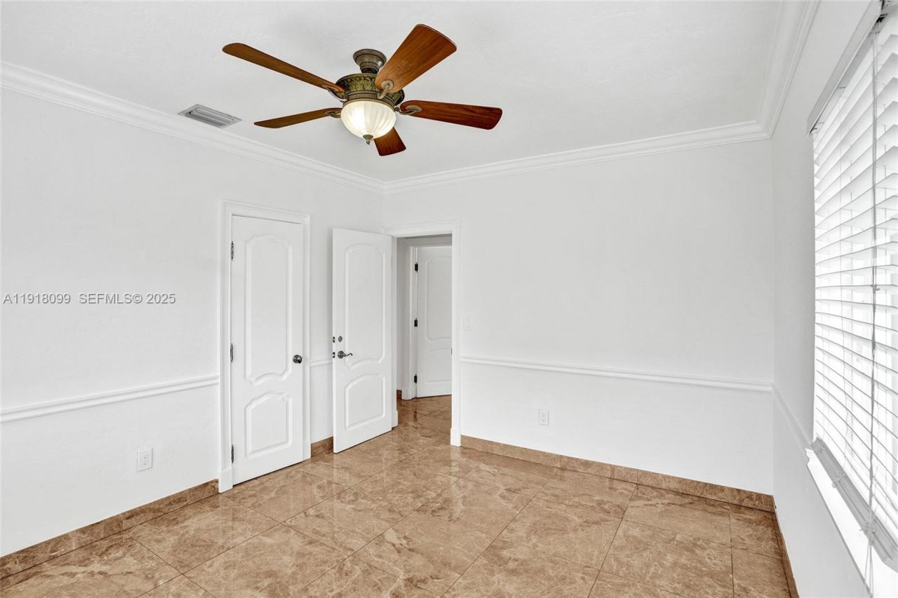 5801 SW 20th St, Miami, FL 33155 Photo