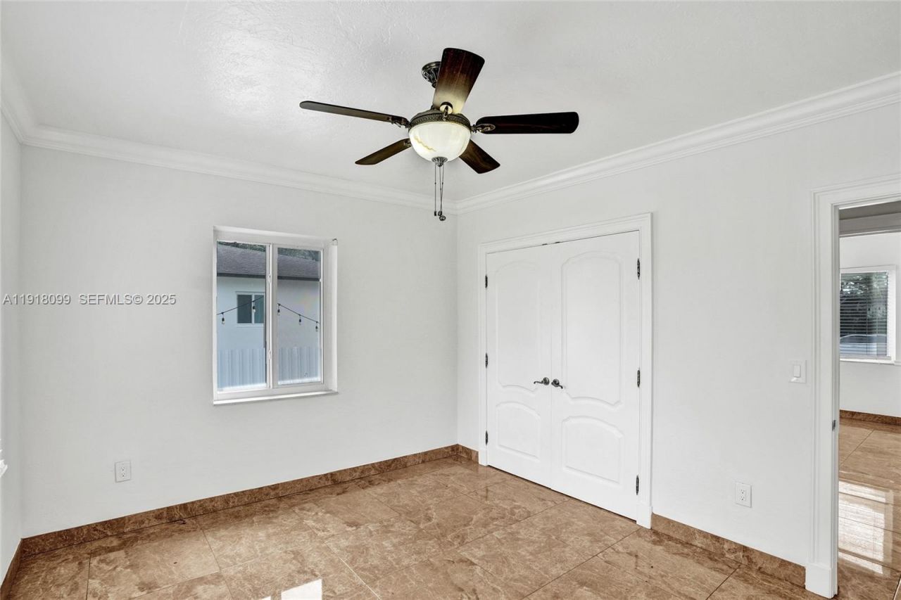 5801 SW 20th St, Miami, FL 33155 Photo