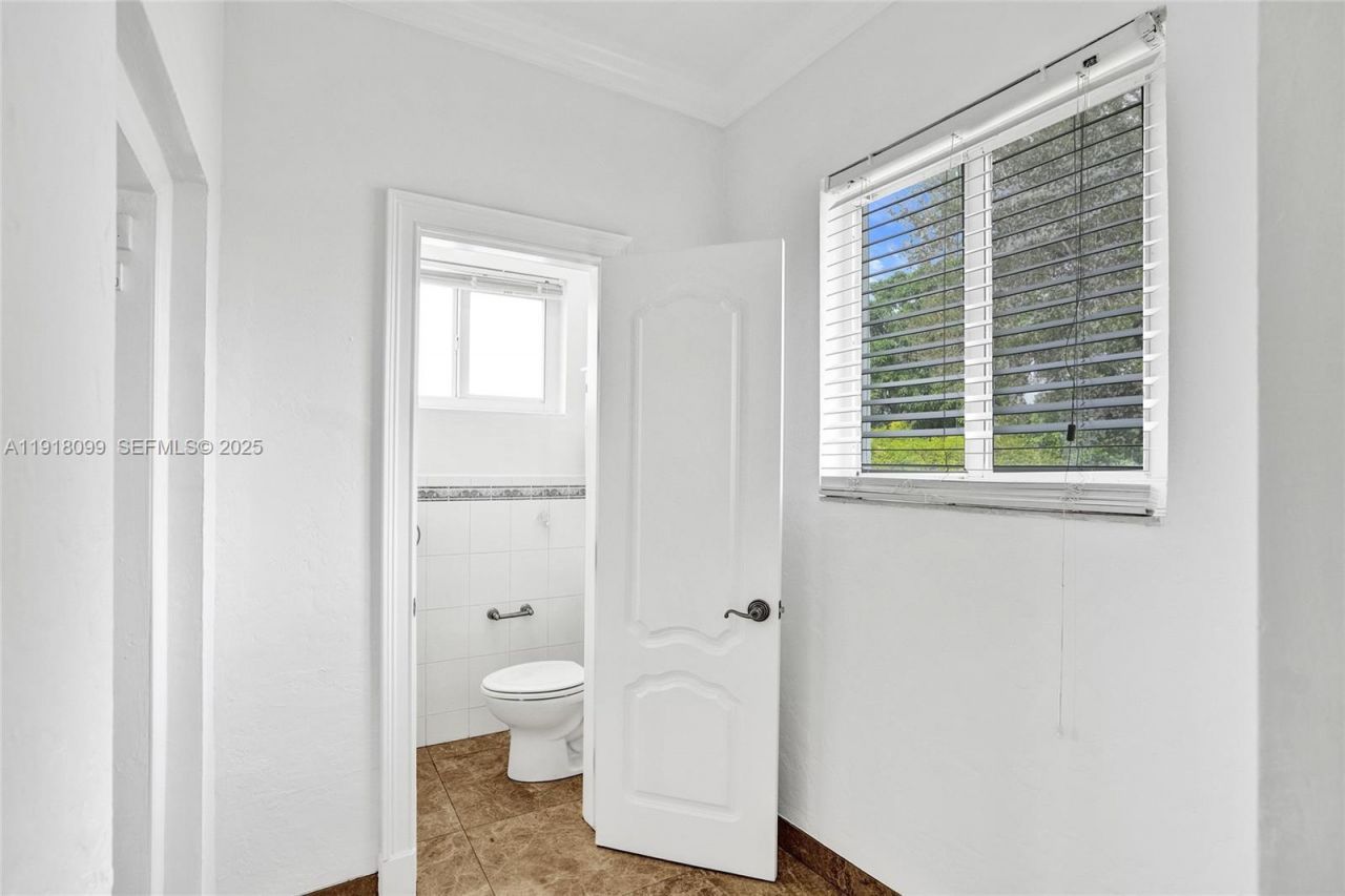 5801 SW 20th St, Miami, FL 33155 Photo