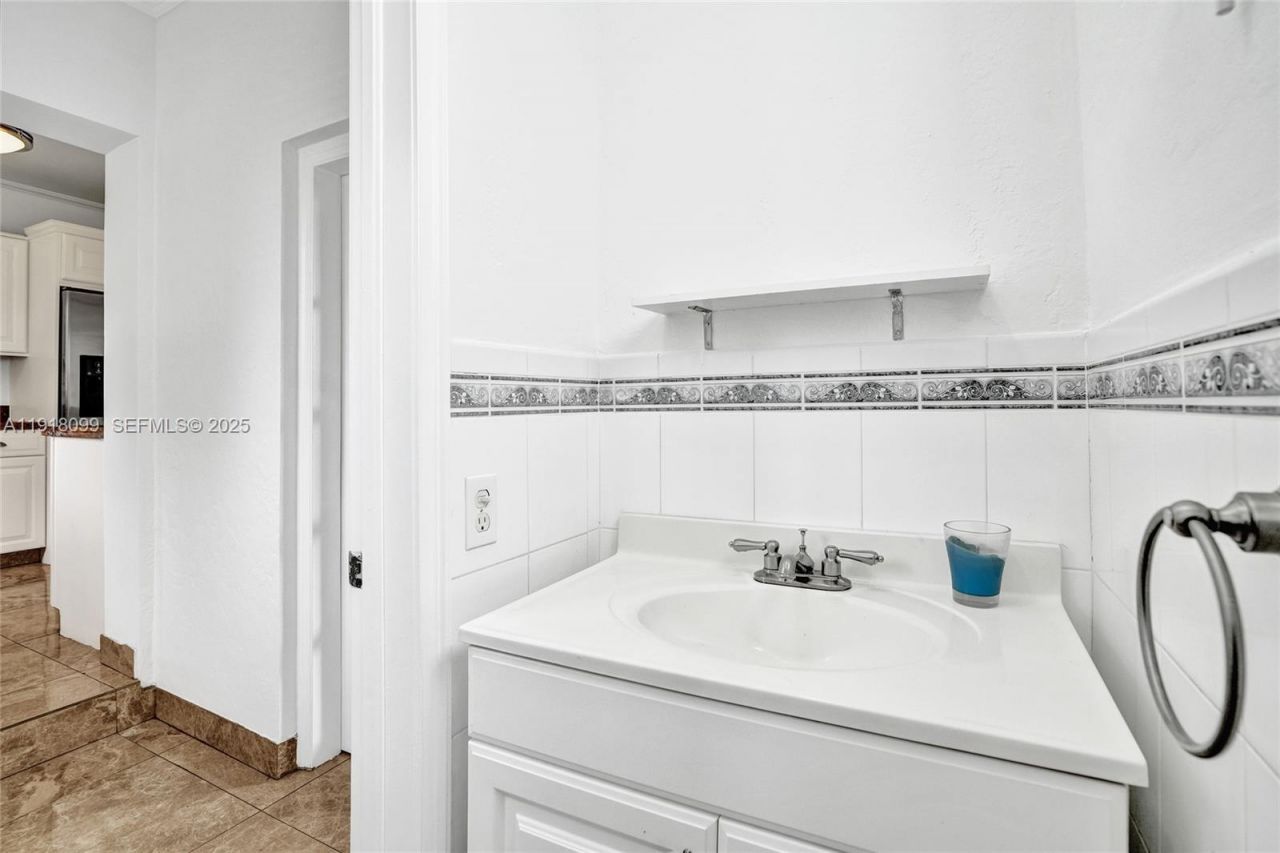 5801 SW 20th St, Miami, FL 33155 Photo