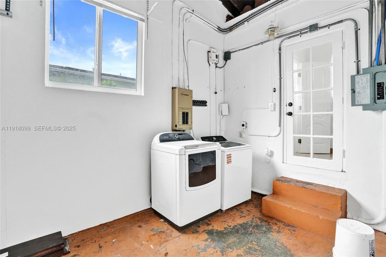 5801 SW 20th St, Miami, FL 33155 Photo