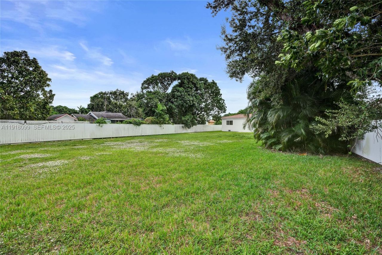 5801 SW 20th St, Miami, FL 33155 Photo