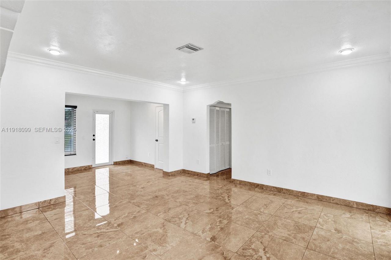 5801 SW 20th St, Miami, FL 33155 Photo