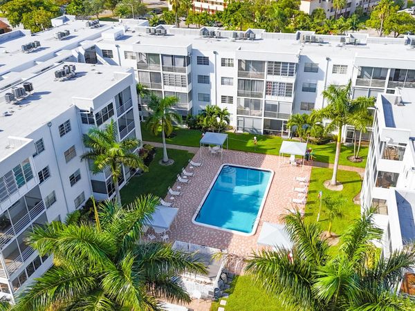 3000 Sunrise Lakes Drive E, Unit 204, Sunrise, FL 33322