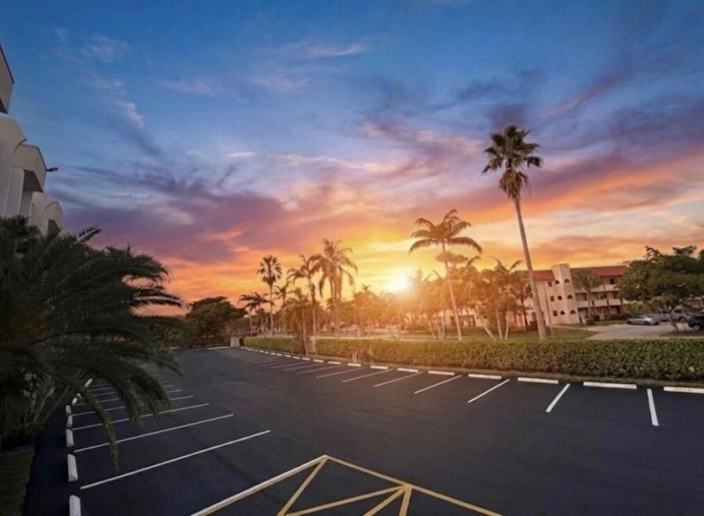 3000 Sunrise Lakes Drive E, Unit 204, Sunrise, FL 33322 Photo