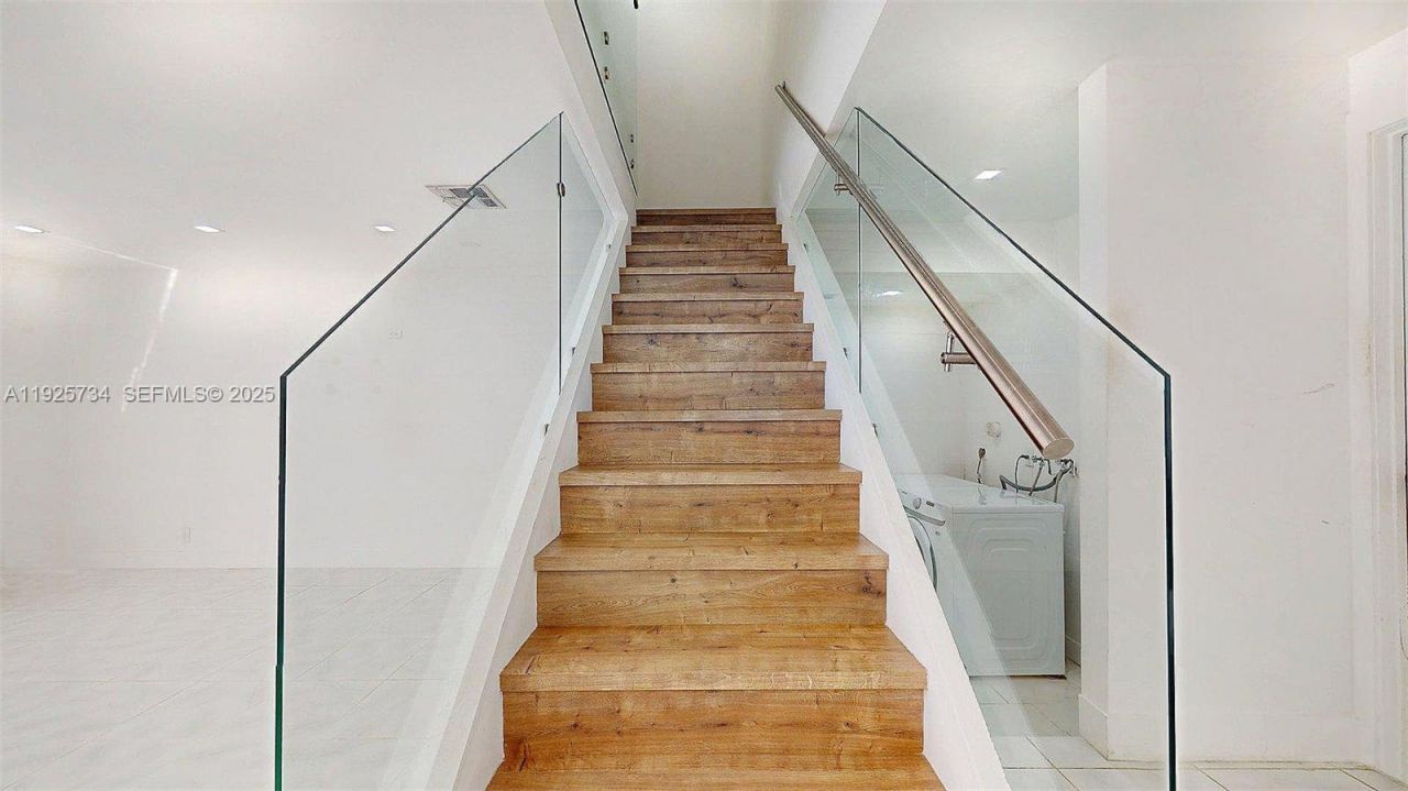 8212 NW 8th Pl, Unit 2, Plantation, FL 33324 Photo