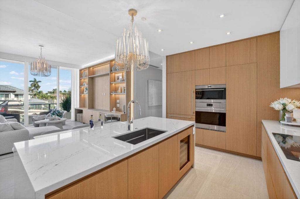 2311 SE 17th Street, Unit 204, Fort Lauderdale, FL 33316 Photo