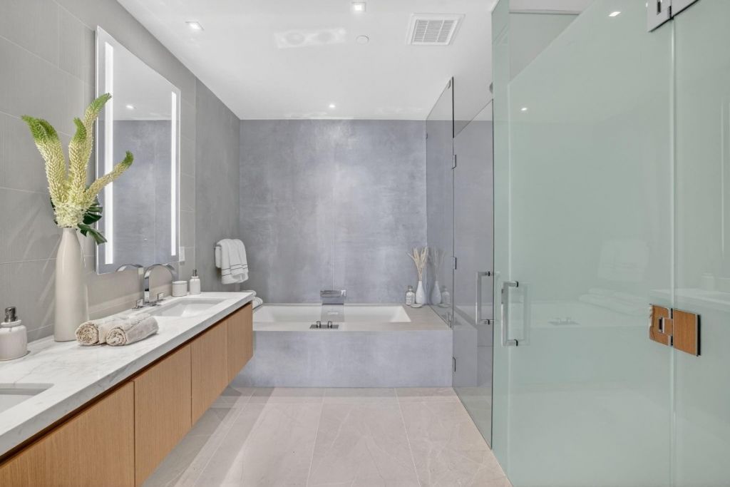 2311 SE 17th Street, Unit 204, Fort Lauderdale, FL 33316 Photo