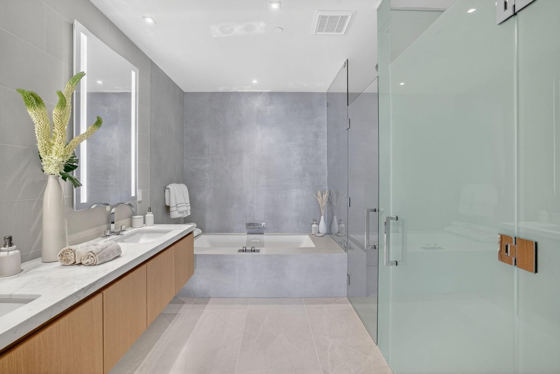 2311 SE 17th Street, Unit 204, Fort Lauderdale, FL 33316 Photo