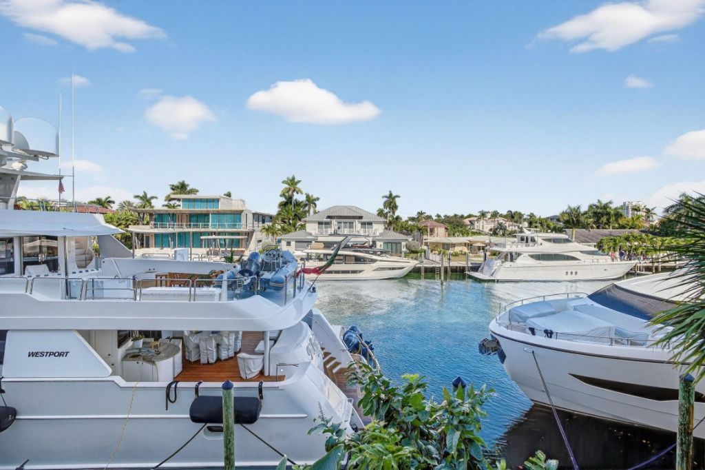 2311 SE 17th Street, Unit 204, Fort Lauderdale, FL 33316 Photo