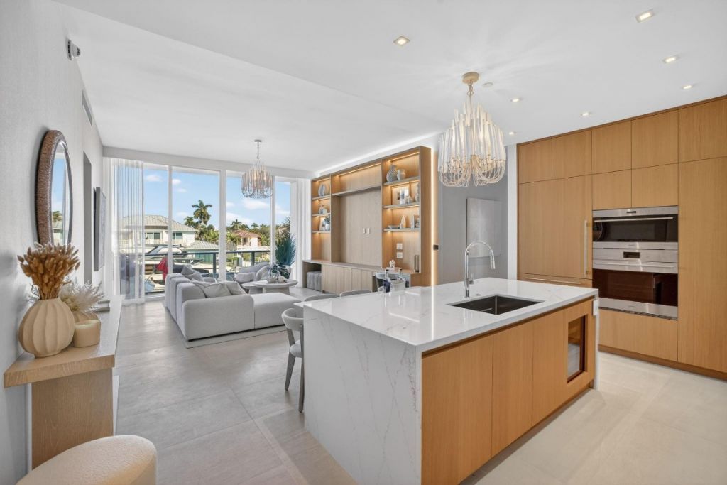 2311 SE 17th Street, Unit 204, Fort Lauderdale, FL 33316 Photo