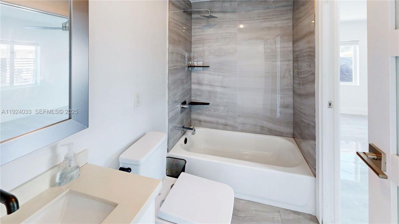 1886 NW 68th St, Miami, FL 33147 Photo