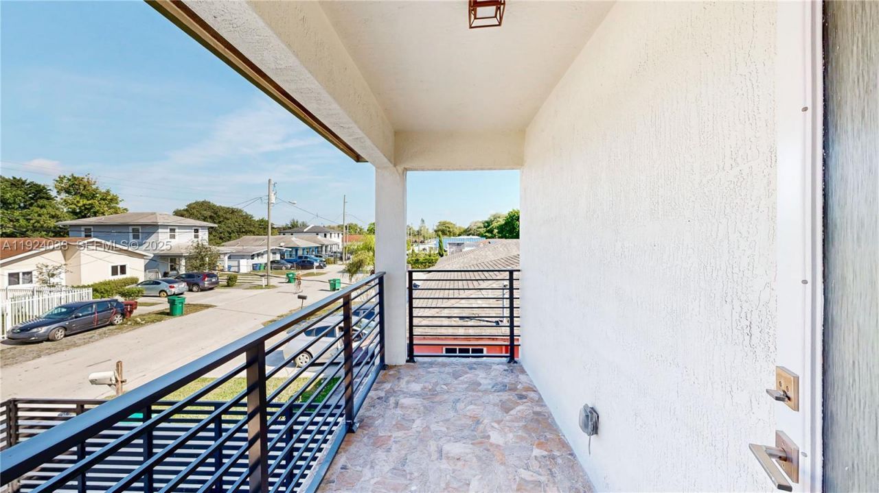 1886 NW 68th St, Miami, FL 33147 Photo