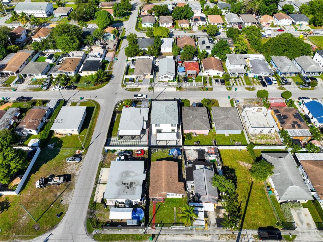 1886 NW 68th St, Miami, FL 33147 Photo