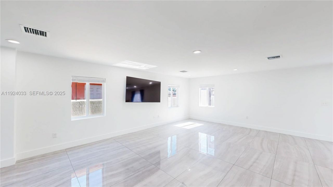 1886 NW 68th St, Miami, FL 33147 Photo