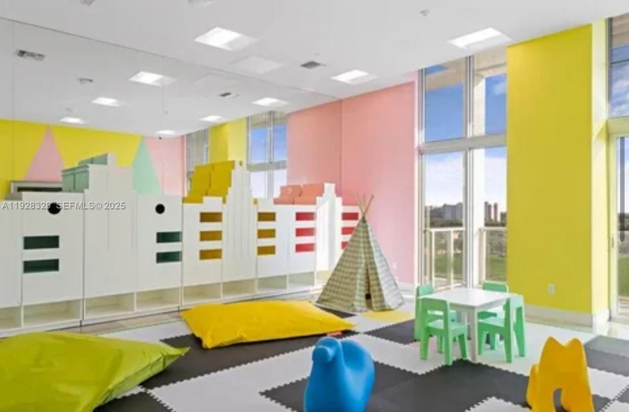 2000 Metropica Way, Unit 1701, Sunrise, FL 33323 Photo