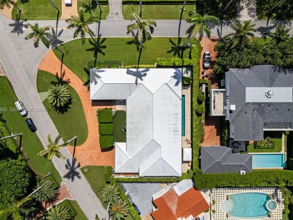 55 La Gorce Cir, Miami Beach, FL 33141