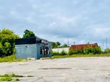 5001 N SAGINAW Street, Flint, MI 48505