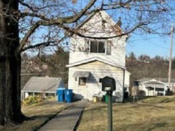 618 BEAVER AVENUE, TURTLE CREEK, PA 15145