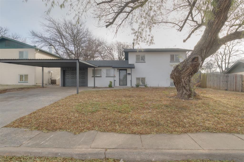 2404 Piccadilly Circle, Moore, OK 73160 Main Photo