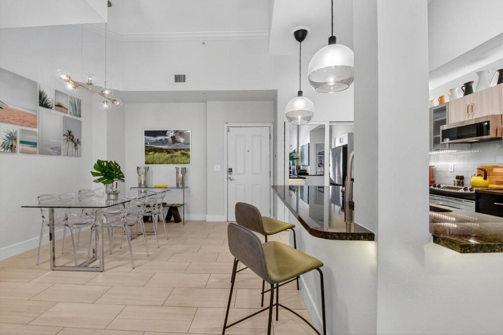 600 S Dixie Highway, Unit 141, West Palm Beach, FL 33401 Photo