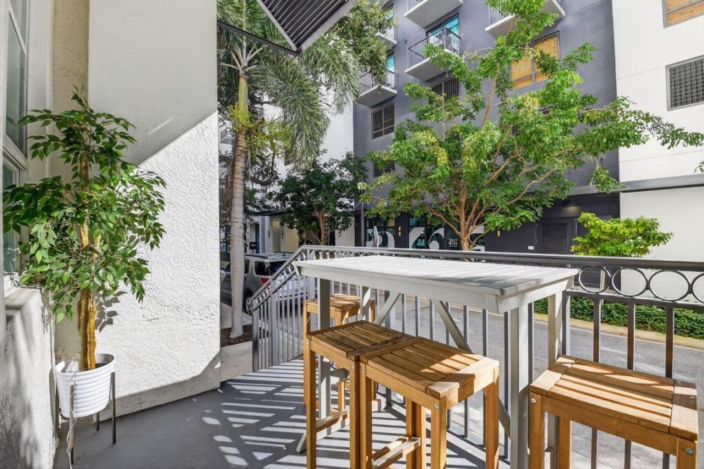 600 S Dixie Highway, Unit 141, West Palm Beach, FL 33401 Photo