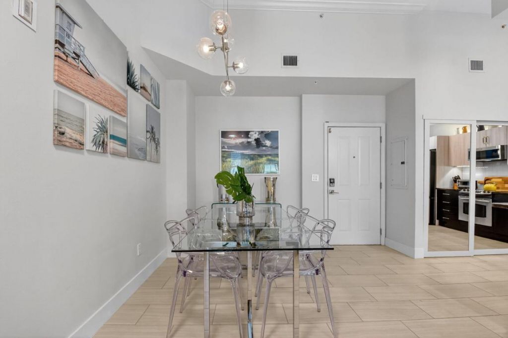 600 S Dixie Highway, Unit 141, West Palm Beach, FL 33401 Photo