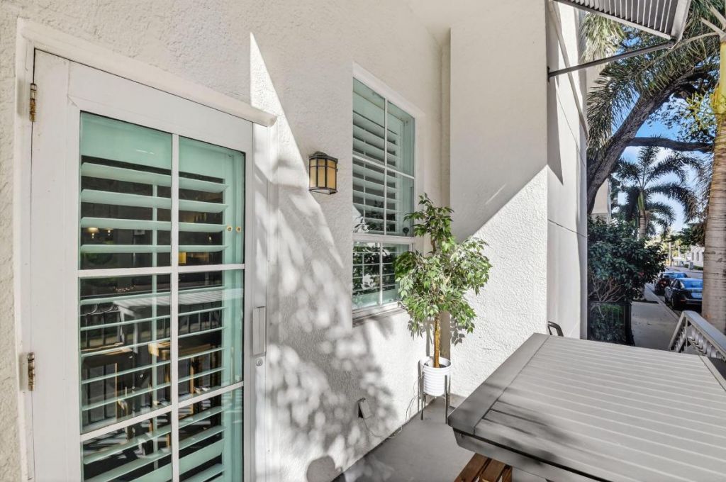 600 S Dixie Highway, Unit 141, West Palm Beach, FL 33401 Photo