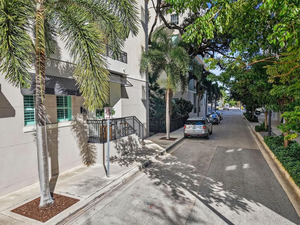 600 S Dixie Highway, Unit 141, West Palm Beach, FL 33401 Photo